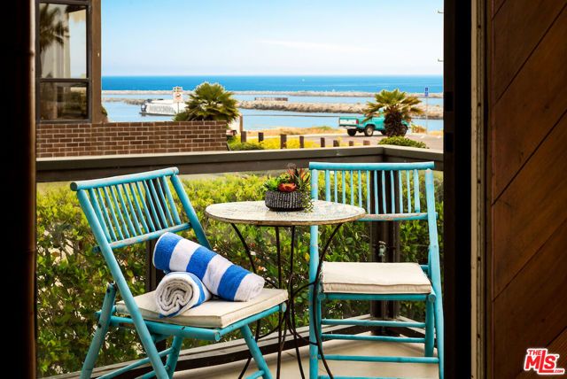 6209 Pacific Avenue 104, Playa Del Rey (los Angeles), CA 90293