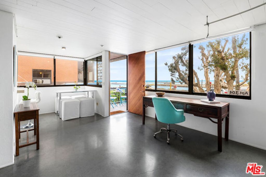 6209 Pacific Avenue 104, Playa Del Rey (los Angeles), CA 90293