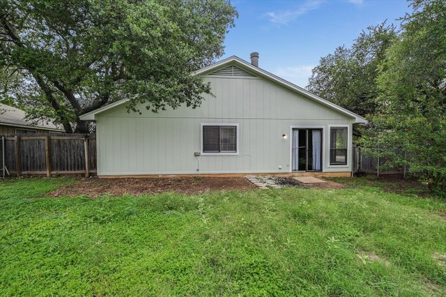 805 Live Oak DR, Cedar Park, TX 78613