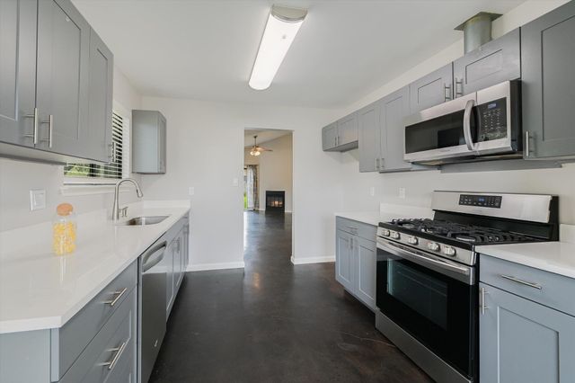 805 Live Oak DR, Cedar Park, TX 78613