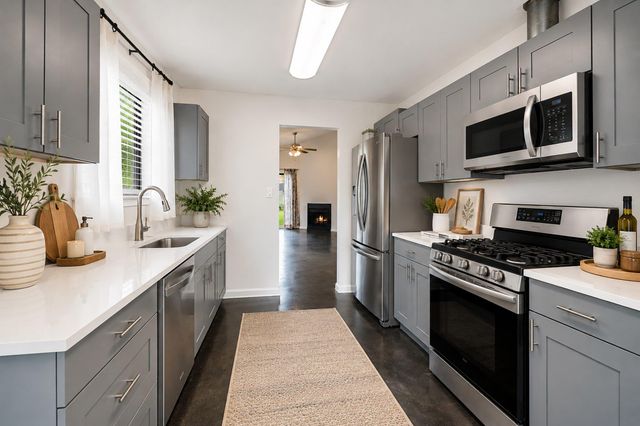 805 Live Oak DR, Cedar Park, TX 78613