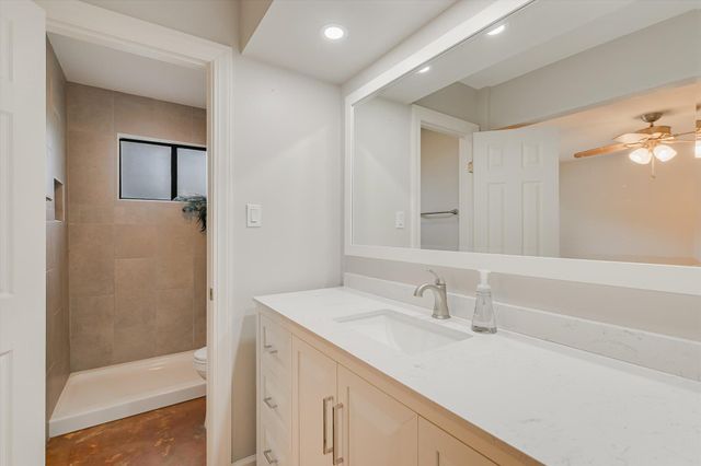 805 Live Oak DR, Cedar Park, TX 78613