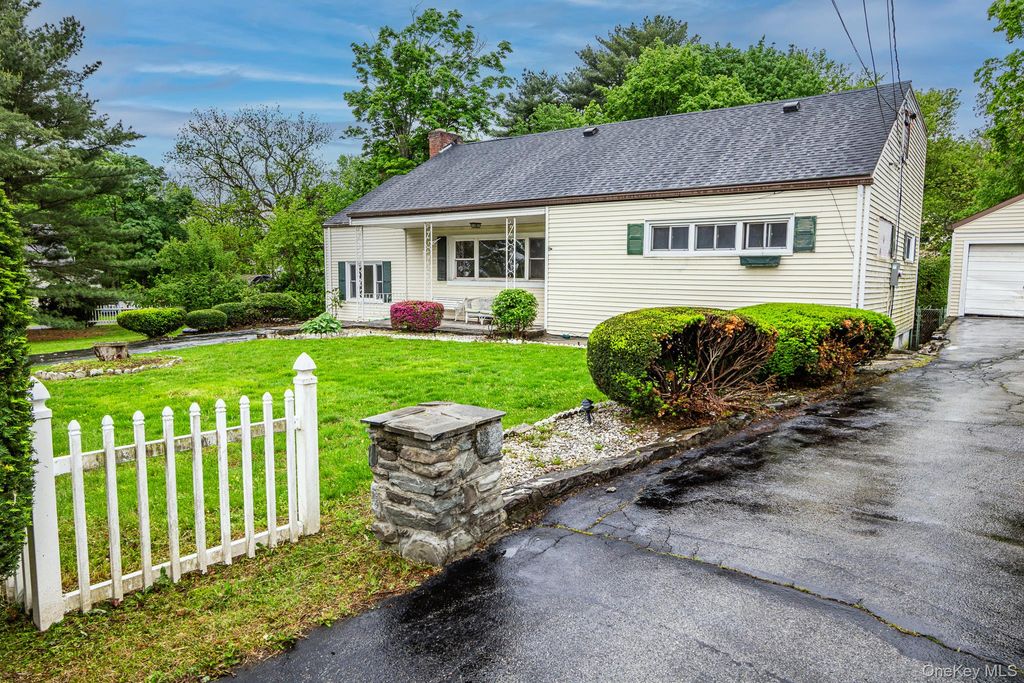 11 Queen Street, New Windsor, NY 12553