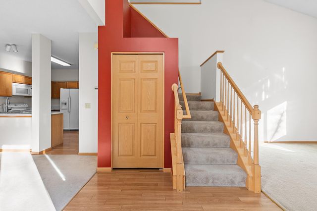 700 Kingfisher Lane F, Woodbury, MN 55125