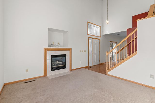 700 Kingfisher Lane F, Woodbury, MN 55125