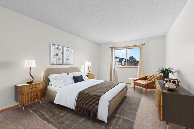 700 Kingfisher Lane F, Woodbury, MN 55125