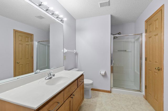 700 Kingfisher Lane F, Woodbury, MN 55125