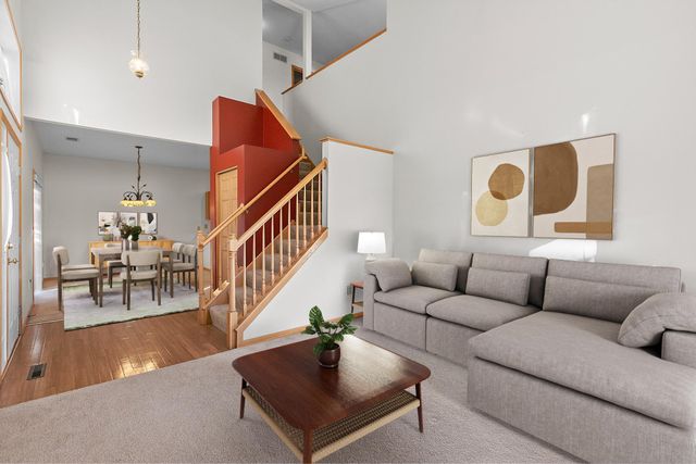 700 Kingfisher Lane F, Woodbury, MN 55125