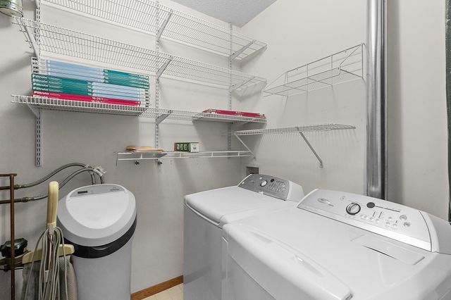 700 Kingfisher Lane F, Woodbury, MN 55125