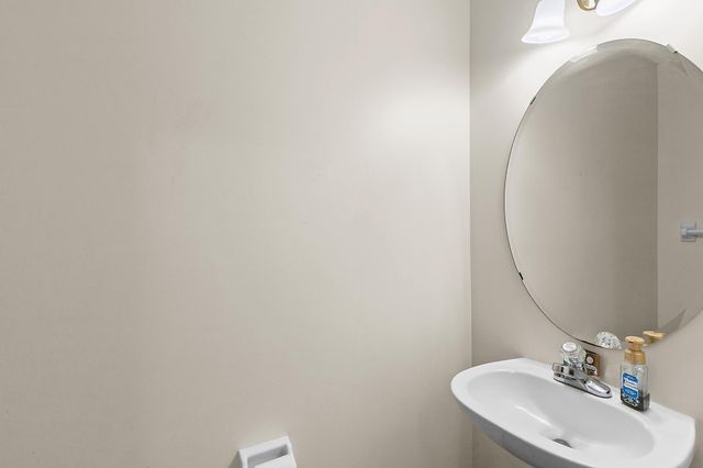 700 Kingfisher Lane F, Woodbury, MN 55125