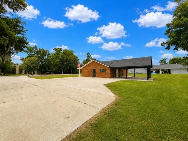 408 Bayou Gardens Drive, Houma, LA 70364