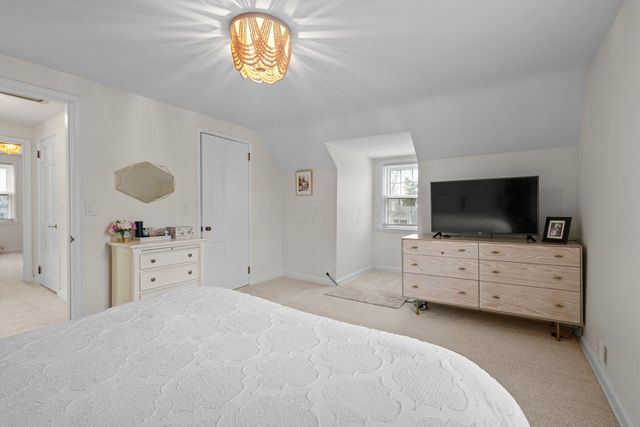 2516 Chester Road, Upper Arlington, OH 43221