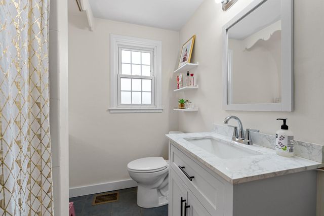 2516 Chester Road, Upper Arlington, OH 43221