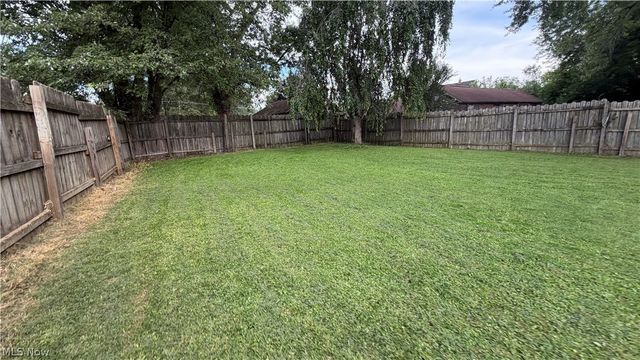 480 N Leavitt Road, Leavittsburg, OH 44430