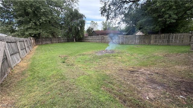 480 N Leavitt Road, Leavittsburg, OH 44430