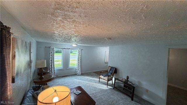 480 N Leavitt Road, Leavittsburg, OH 44430