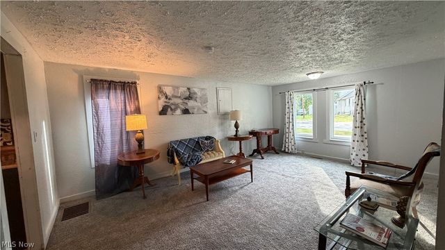 480 N Leavitt Road, Leavittsburg, OH 44430