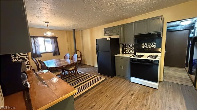 480 N Leavitt Road, Leavittsburg, OH 44430