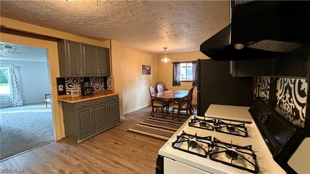 480 N Leavitt Road, Leavittsburg, OH 44430