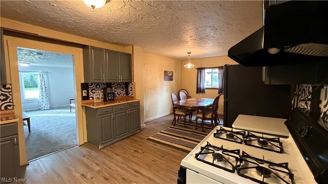 480 N Leavitt Road, Leavittsburg, OH 44430