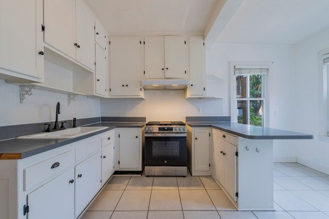 1932 W Touhy Avenue 1, Chicago, IL 60626