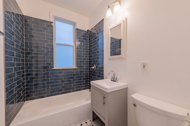 1932 W Touhy Avenue 1, Chicago, IL 60626