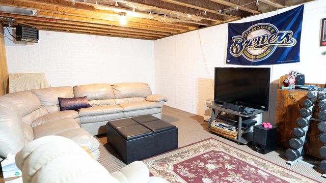 207 W 2nd Street, Friesland, WI 53935