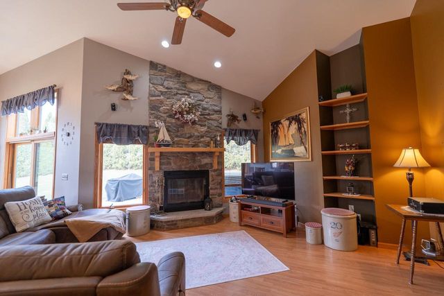 207 W 2nd Street, Friesland, WI 53935