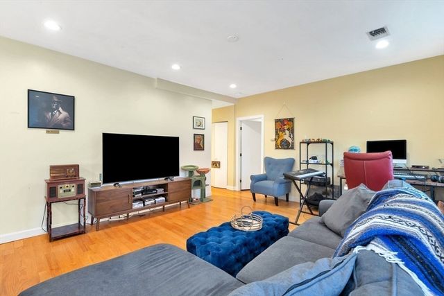 33 Brainerd Rd 311, Boston, MA 02134