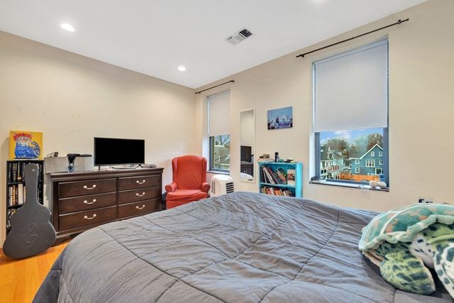 33 Brainerd Rd 311, Boston, MA 02134