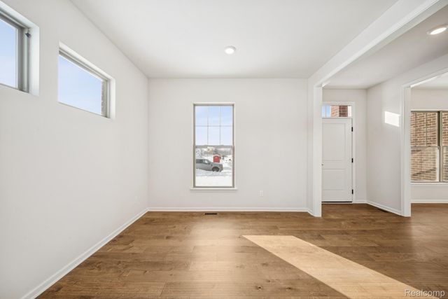 12185 Moore Lane, Washington Township, MI 48094