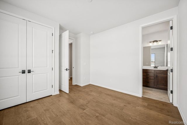 12185 Moore Lane, Washington Township, MI 48094