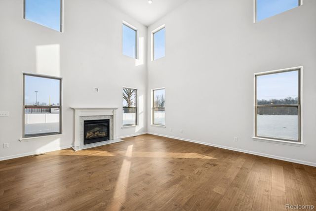 12185 Moore Lane, Washington Township, MI 48094