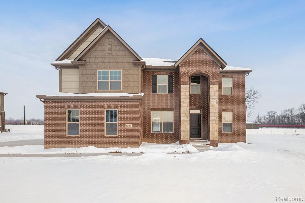 12185 Moore Lane, Washington Township, MI 48094