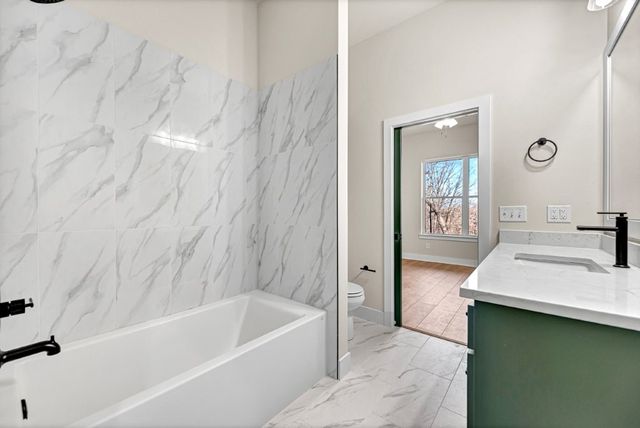 2 Steven Lane, Bella Vista, AR 72715