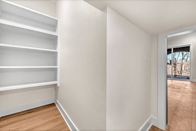 2 Steven Lane, Bella Vista, AR 72715