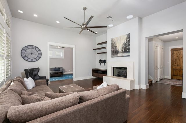 6009 Woodcrest DR, Austin, TX 78759