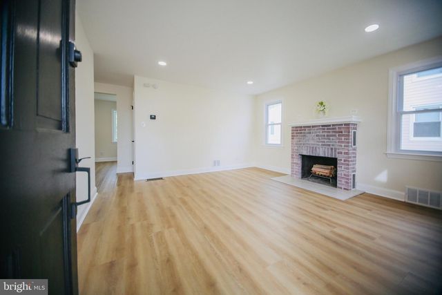 155 MAPLE AVE, Holmes, PA 19043
