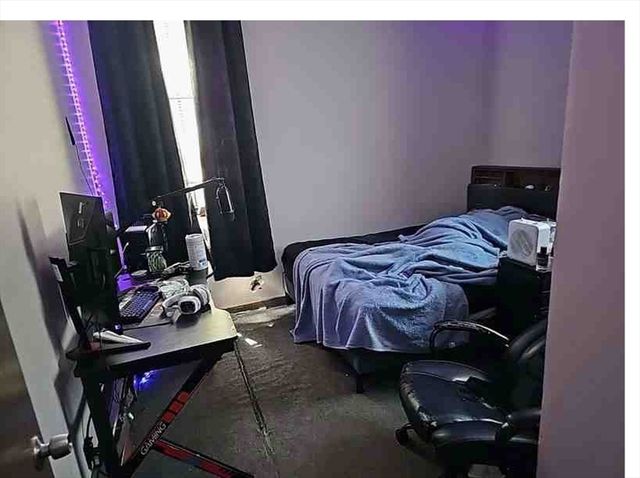 86 W Main St, North Adams, MA 01247