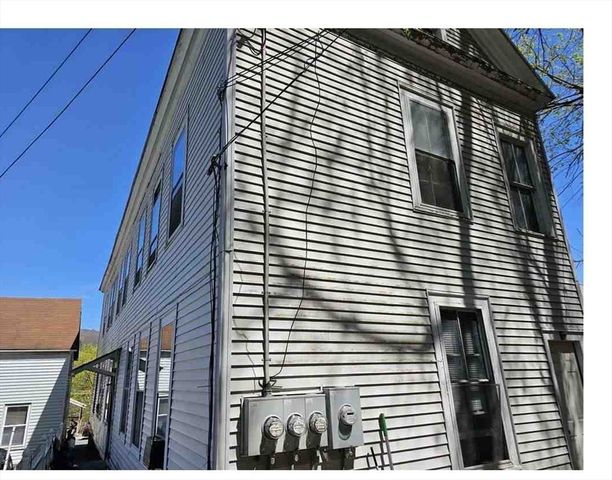 86 W Main St, North Adams, MA 01247