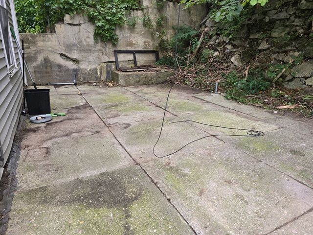 86 W Main St, North Adams, MA 01247