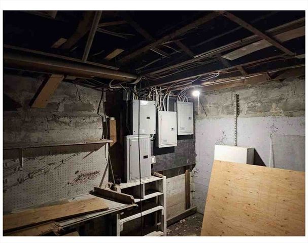 86 W Main St, North Adams, MA 01247