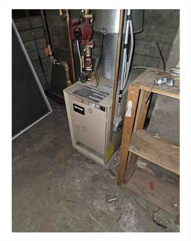 86 W Main St, North Adams, MA 01247