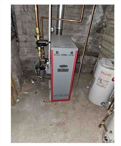 86 W Main St, North Adams, MA 01247