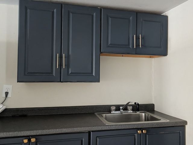 86 W Main St, North Adams, MA 01247