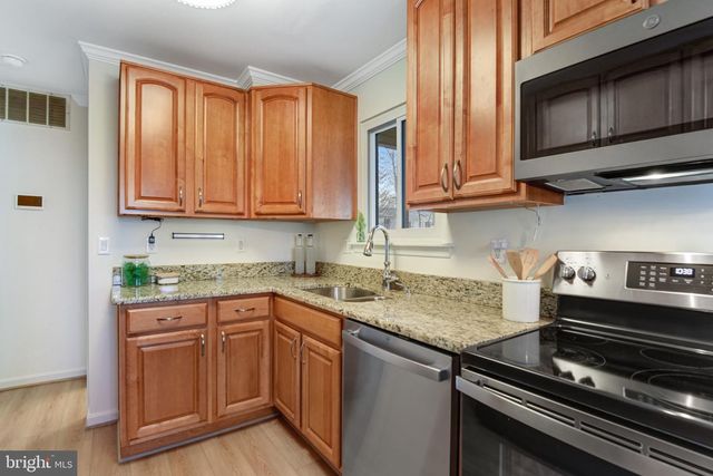 4524 SAMUELS PINE RD, Chantilly, VA 20151