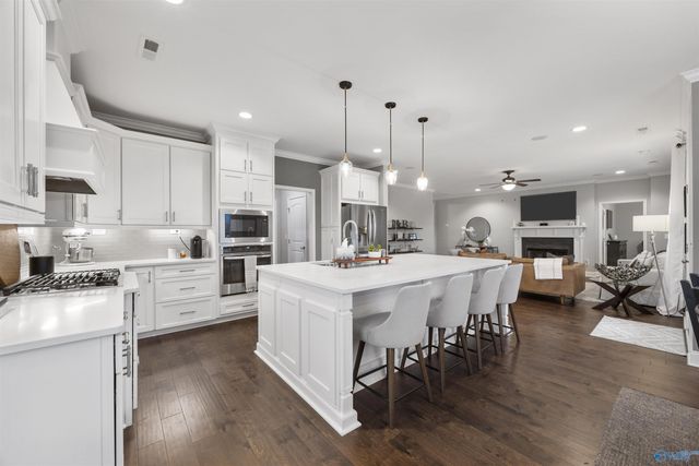 7607 Summerdawn Drive SE, Owens Cross Roads, AL 35763