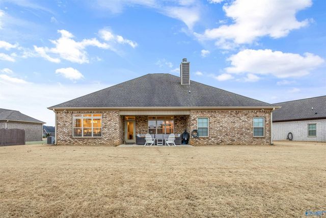 7607 Summerdawn Drive SE, Owens Cross Roads, AL 35763