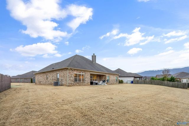 7607 Summerdawn Drive SE, Owens Cross Roads, AL 35763