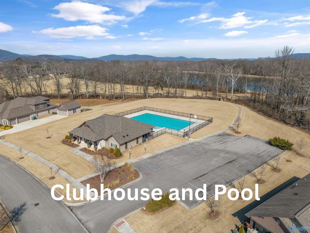 7607 Summerdawn Drive SE, Owens Cross Roads, AL 35763